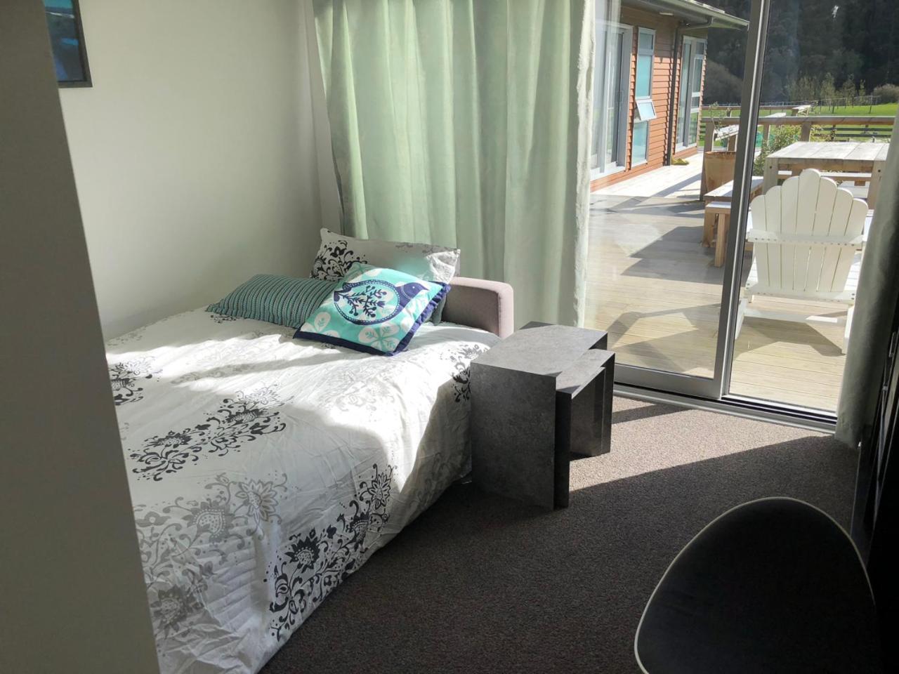 Narrow Neck Creek Farmstay And B&B Upper Hutt Esterno foto